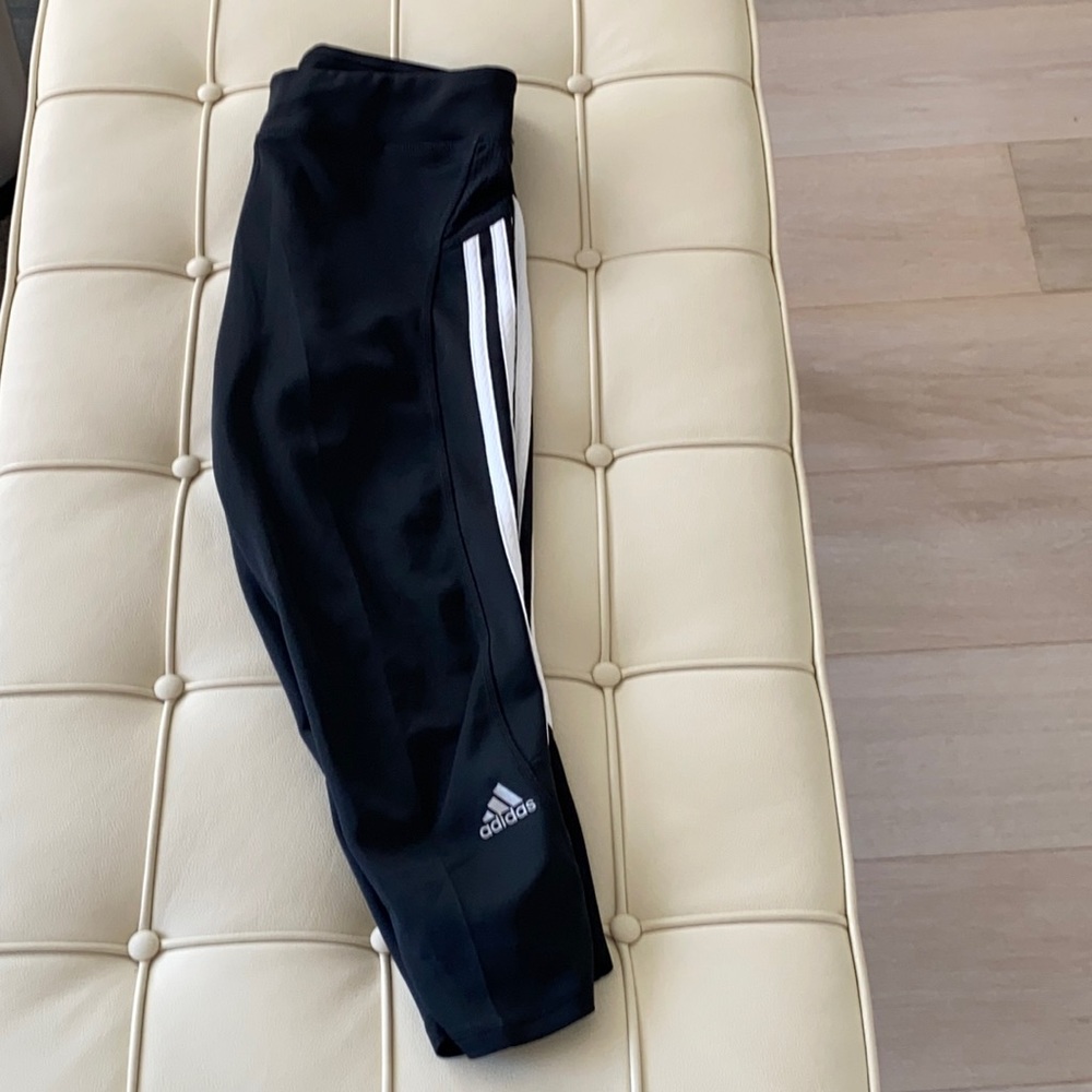 Adidas ankle leggings